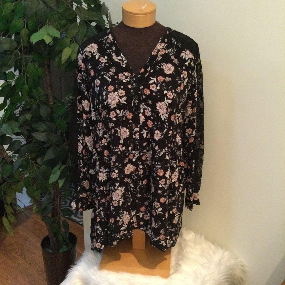 Torrid Woman’s Size 0 Lexie floral lace hi Lo babydoll tunic long sleeve